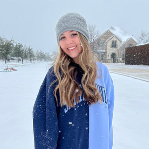 Meet your Posher, Ella